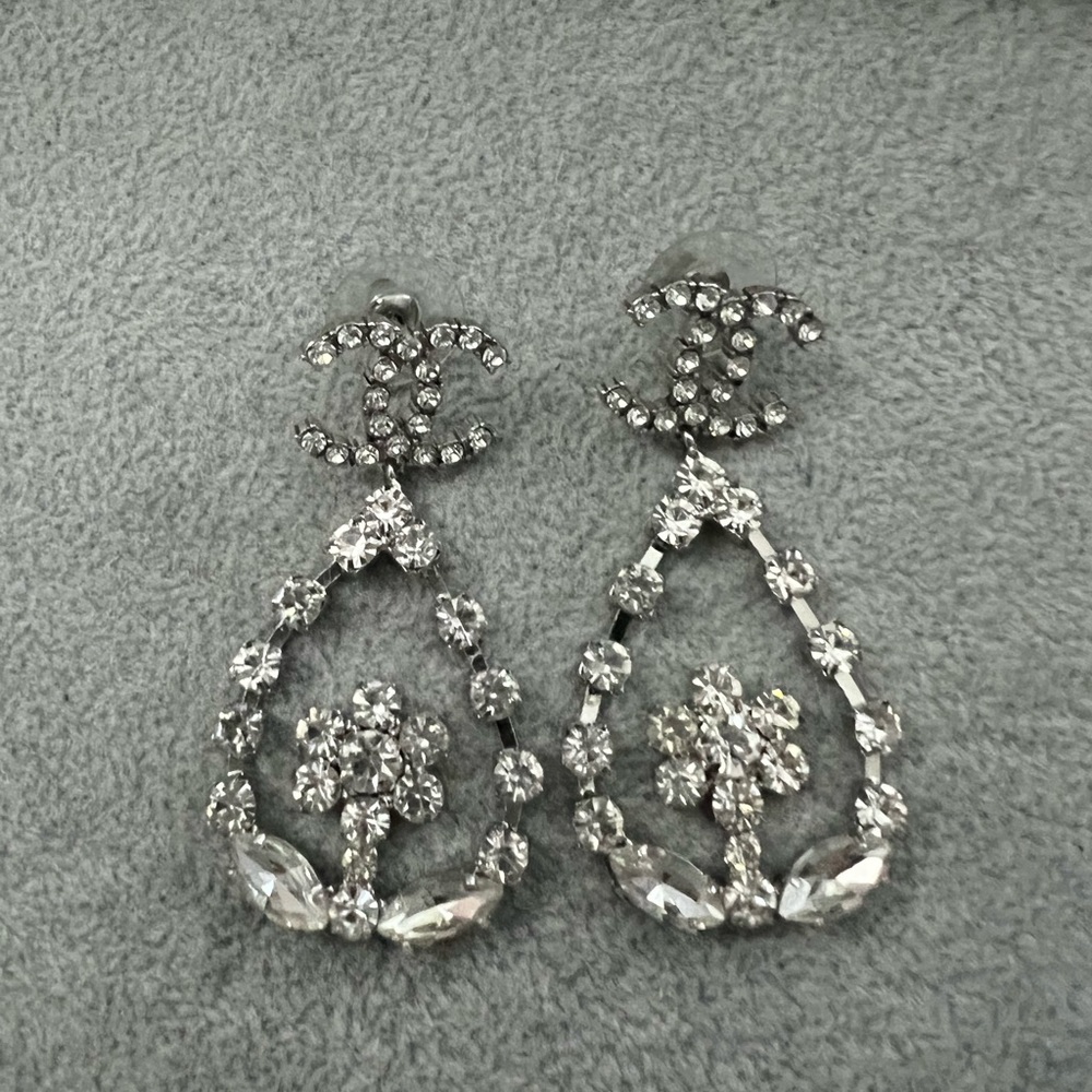 Chanel earrings 100% Authentic